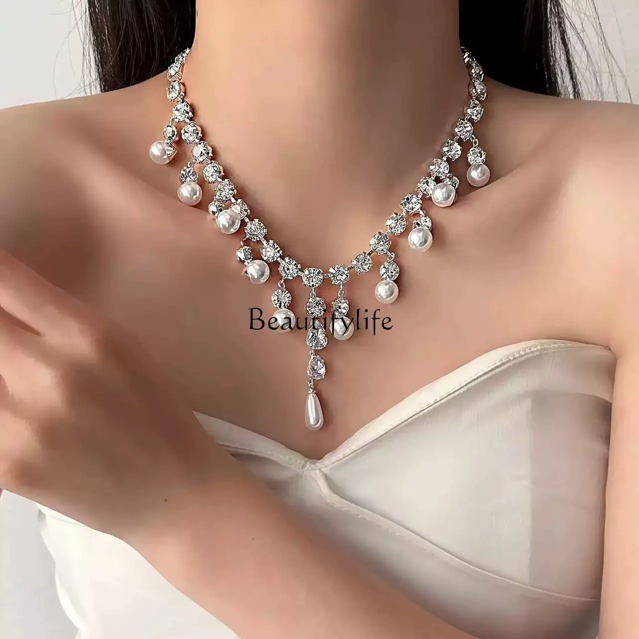 Flash diamond temperament water drop zircon diamond pearl chain French light luxury versatile dress fashion accessories