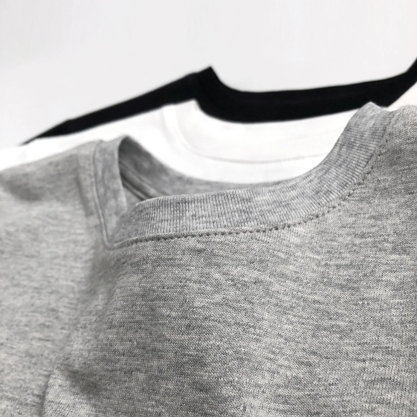 2-7Y بنين بنات القطن فضفاض الأساسية المحملة 2025 ملابس الاطفال بلون عادية كم طويل تي شيرت الأطفال لينة قميص علوي