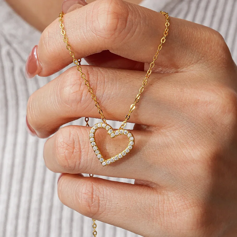 Lumira 18K Gold Heart-Shaped Pendant Women's Classic Luxury Full Set Moissanite Necklace Wedding Charm Fine Jewelry Gift