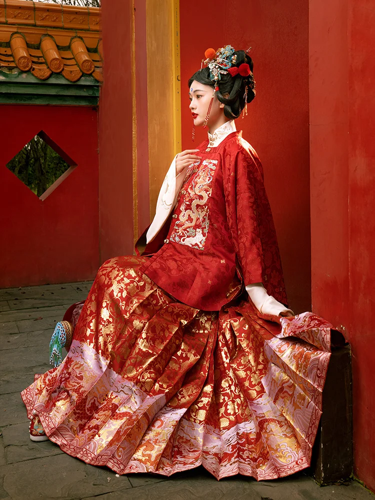 2024 hanfu Original square collar short jacket and horse face skirt set, Ming Dynasty winter Hanfu women's style