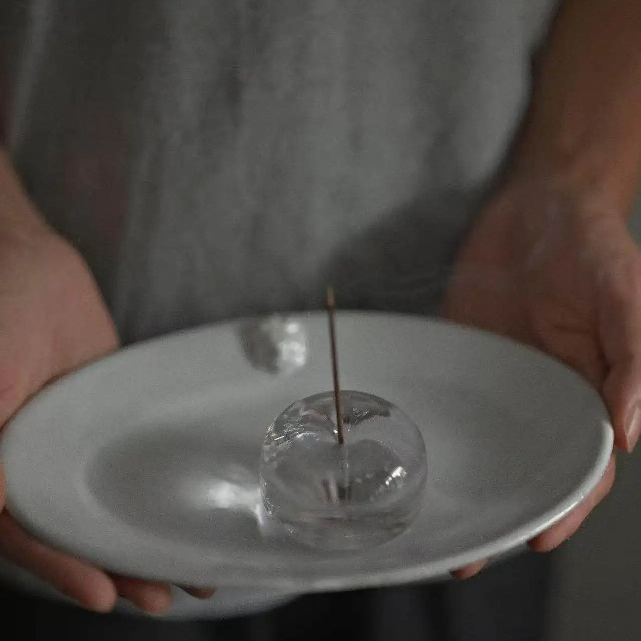 

Стеклянный держатель ручной работы с воздушными пузырьками для ароматических палочек, сферический поднос для благовоний, ароматерапевтические украшения