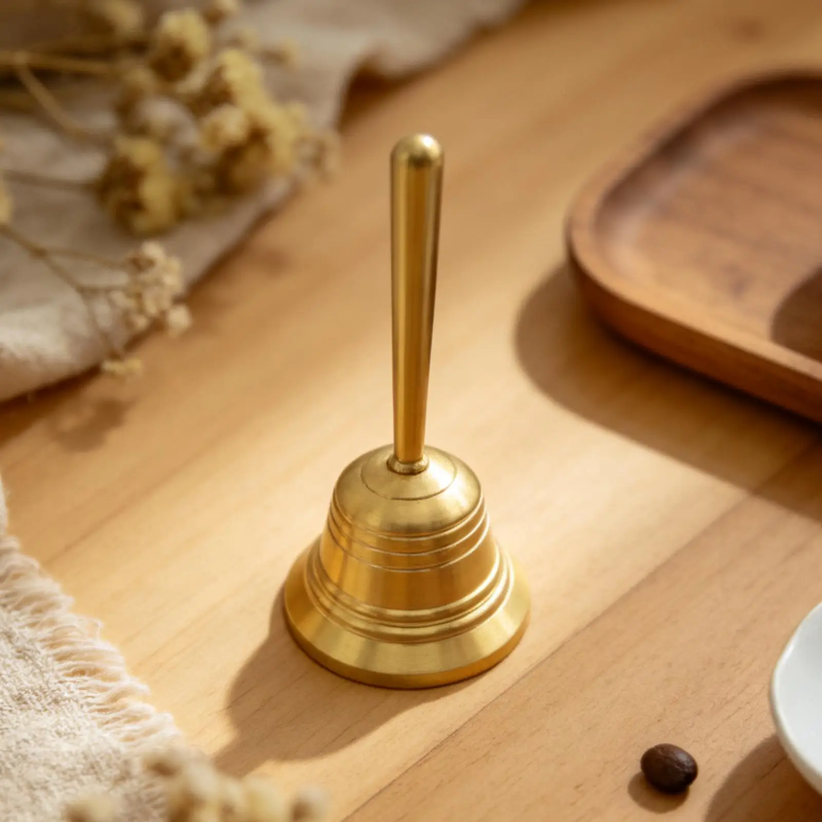 SolidBrass Hand Call Bell Polishing Crisp Sound Hand Bell Vintage with Bell Clapper Bell Desktop Ornaments