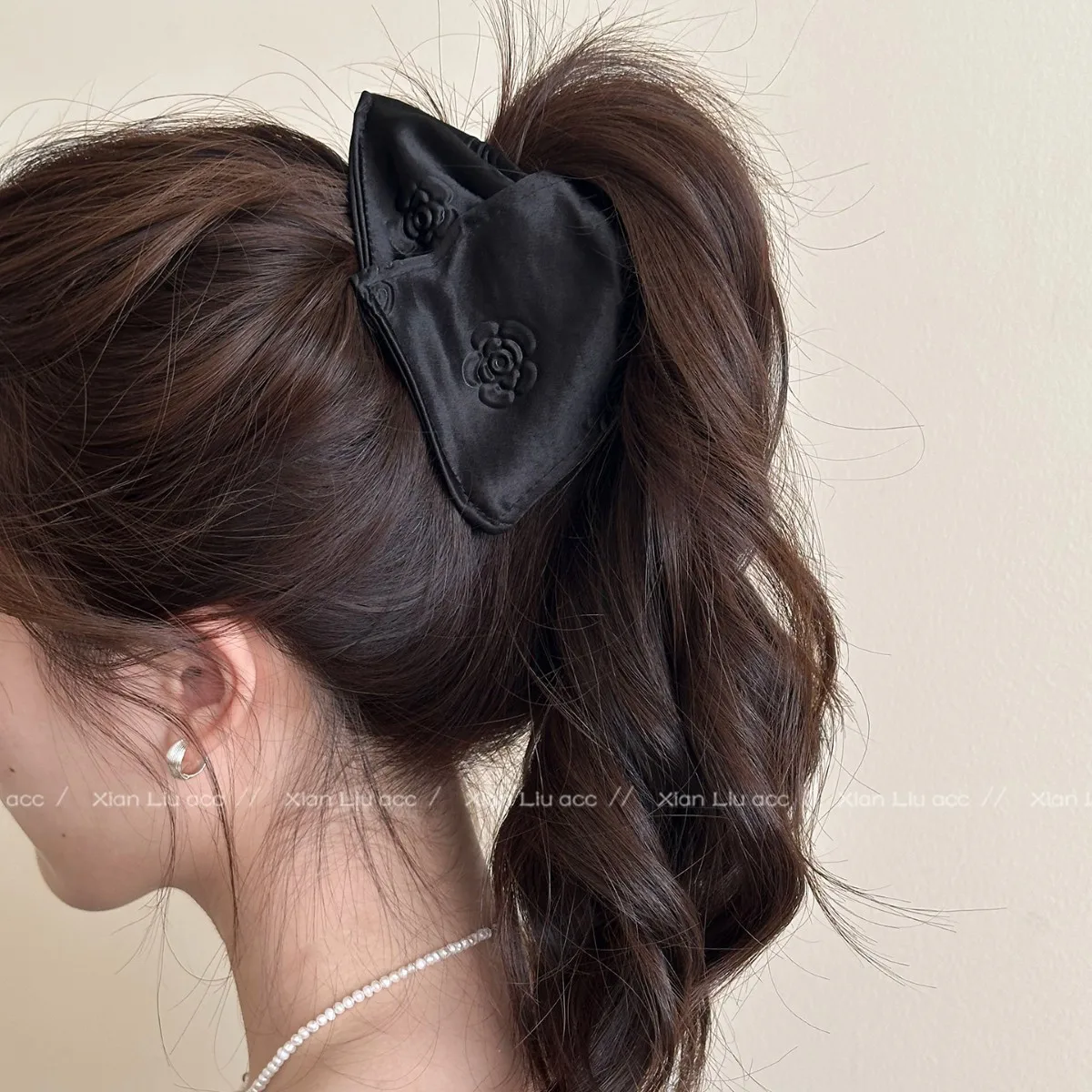 1pc Premium Satin Rose Embossed Hair Claw French Vintage Back of Head Triangle Shark Clip for Women Volumizing