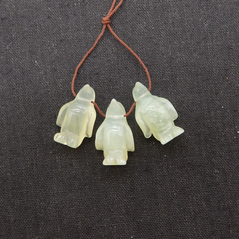 

Handmade Carved Penguin Pendant Necklace Natural Stone Jade Bead Jewelry Animal Theme Accessory