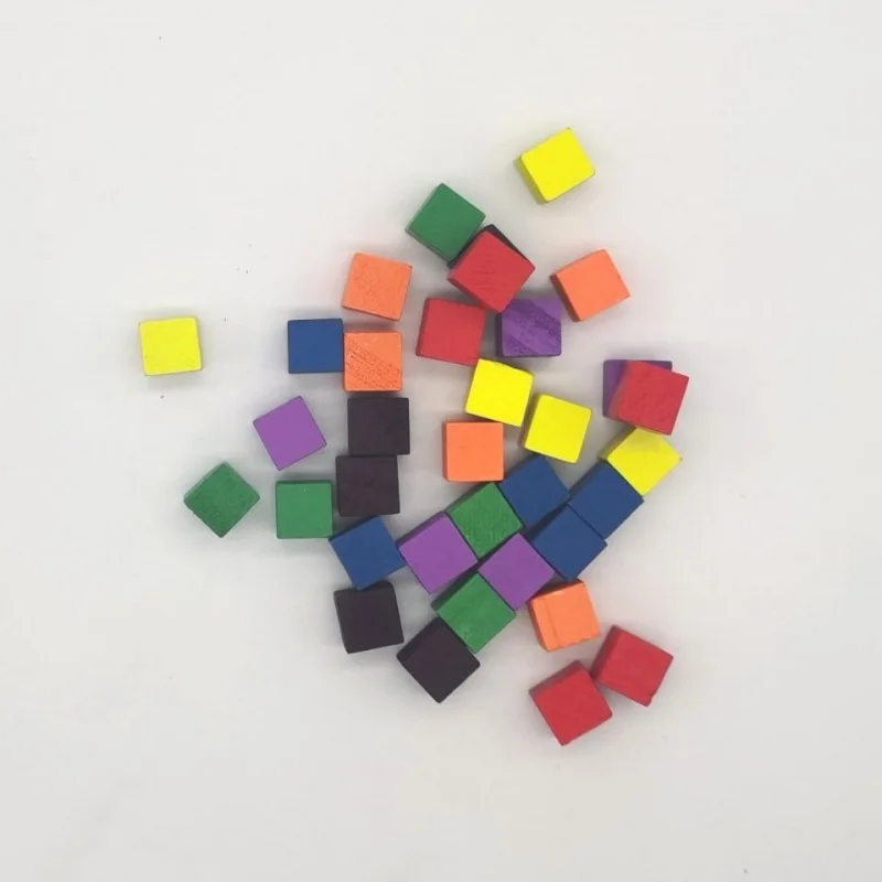 100 pz/lotto cubi di legno da 10mm dadi colorati pezzi di scacchi ad angolo retto per Token Puzzle giochi da tavolo prima educazione gratuita.