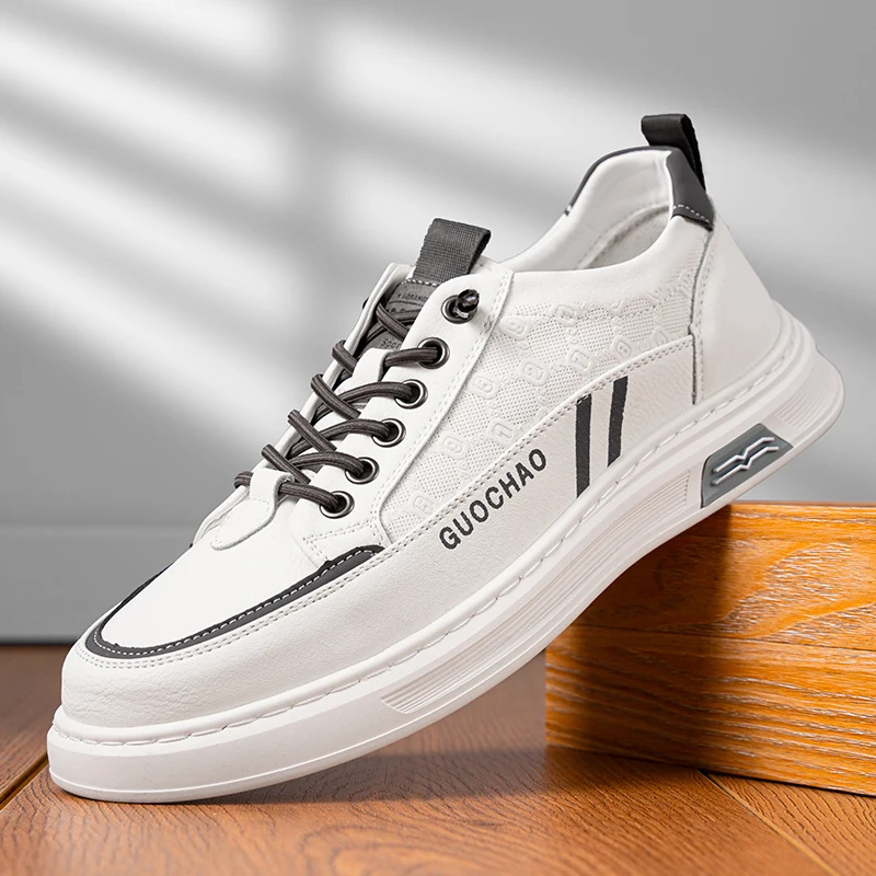 

2025 Winter New Men Sneakers Fashion Bordered Board Shoes Male Comfortable Casual Sneakers Trendy Urban Leisure Walking Shoes