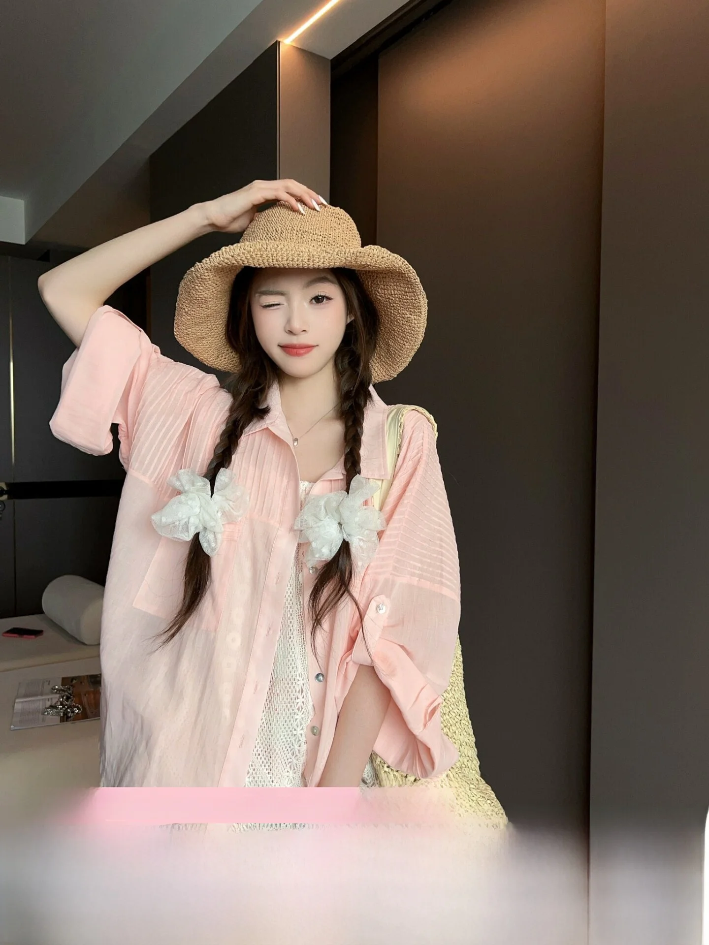 

Simple Full Cotton Sun Protection Shirt Women's Casual Top Loose Fit Versatile Commute Style Five Sleeve Buttoned