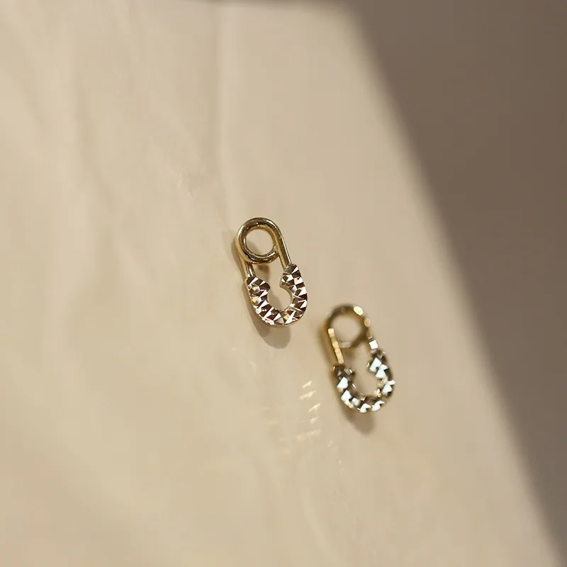 

CCFJOYAS 925 Sterling Silver Mini Cute Shining Paper Clip Earrings for Girl Simple ins Small Stud Earrings Fine Jewelry