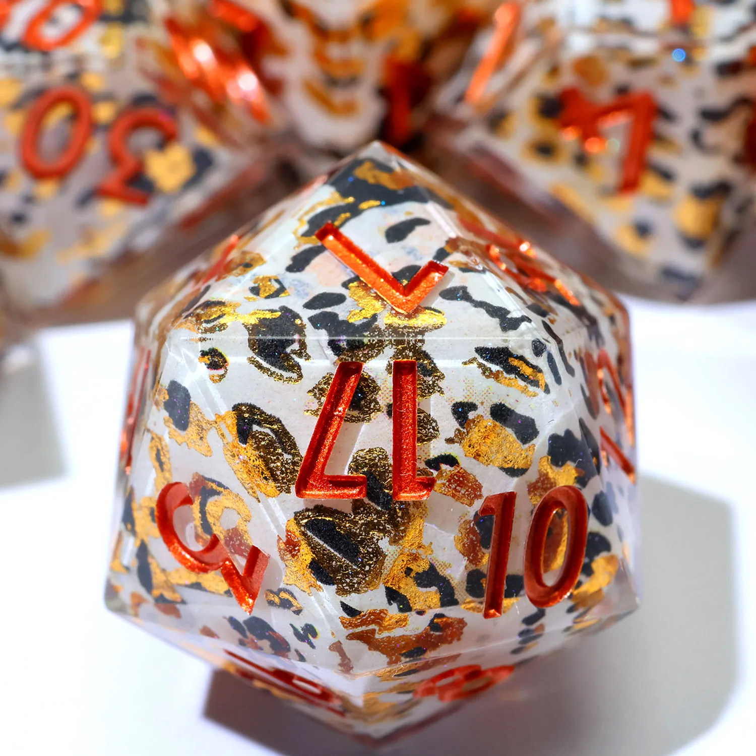 

Resin DND Dice Set Polyhedral RPG Dice for Dungeons and Dragons,Full Cover Encapsulated Safari Leopard Board Games Dice-F22
