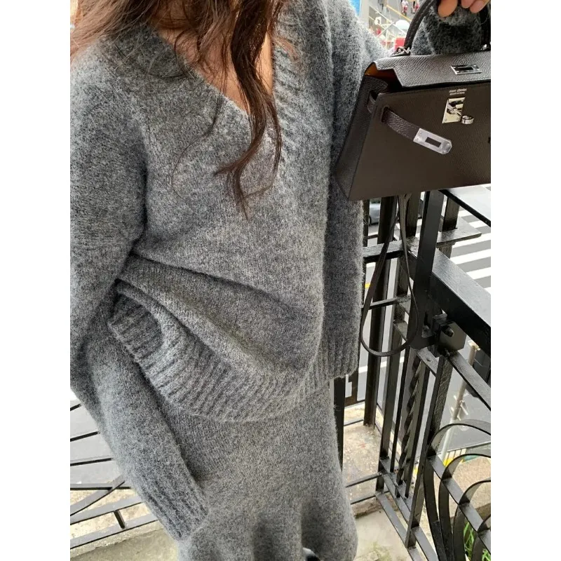 Two Piece Set Autumn Winter Knitting Women Suit Winter Sweater Long Skirts Sets V-neck Pullover Top + High Waist Fishtail Skirt