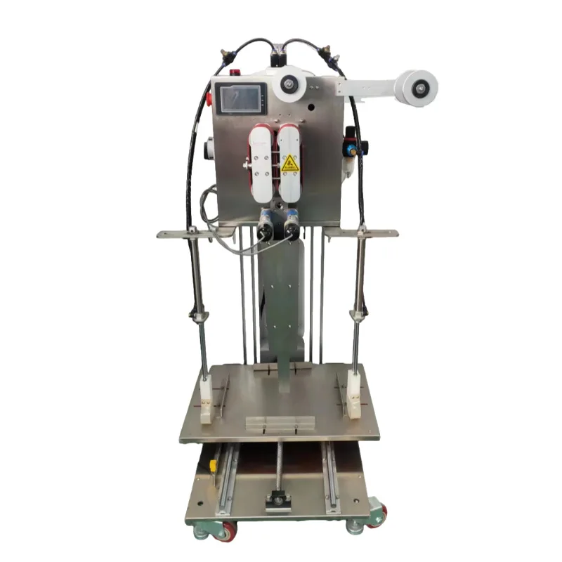 

Food seasoning bag, automatic stacking machine, desiccant, automatic folding machine, small bag of chili oil