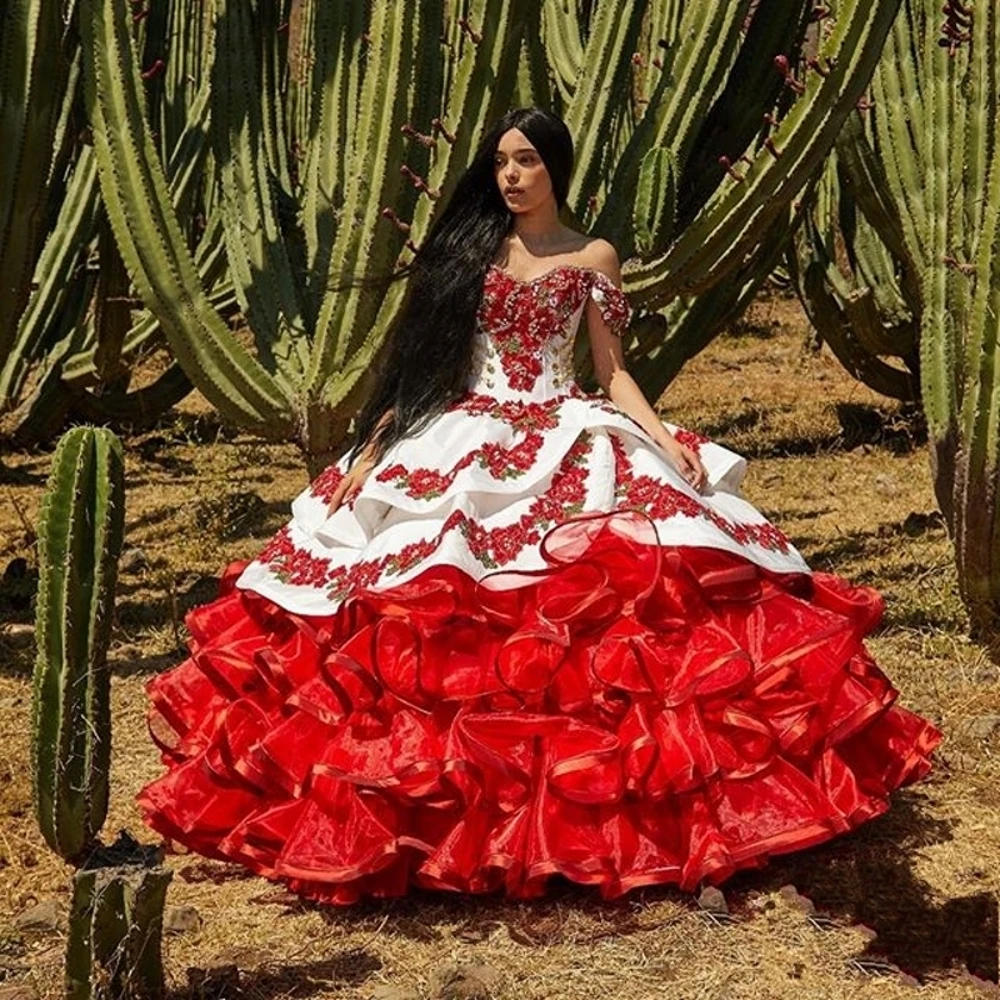 Exquisite vestido de 15 anos Quinceanera Dresses Applique Beaded Sweet 16 Dress Sweetheart Pageant Gowns Sweep Train