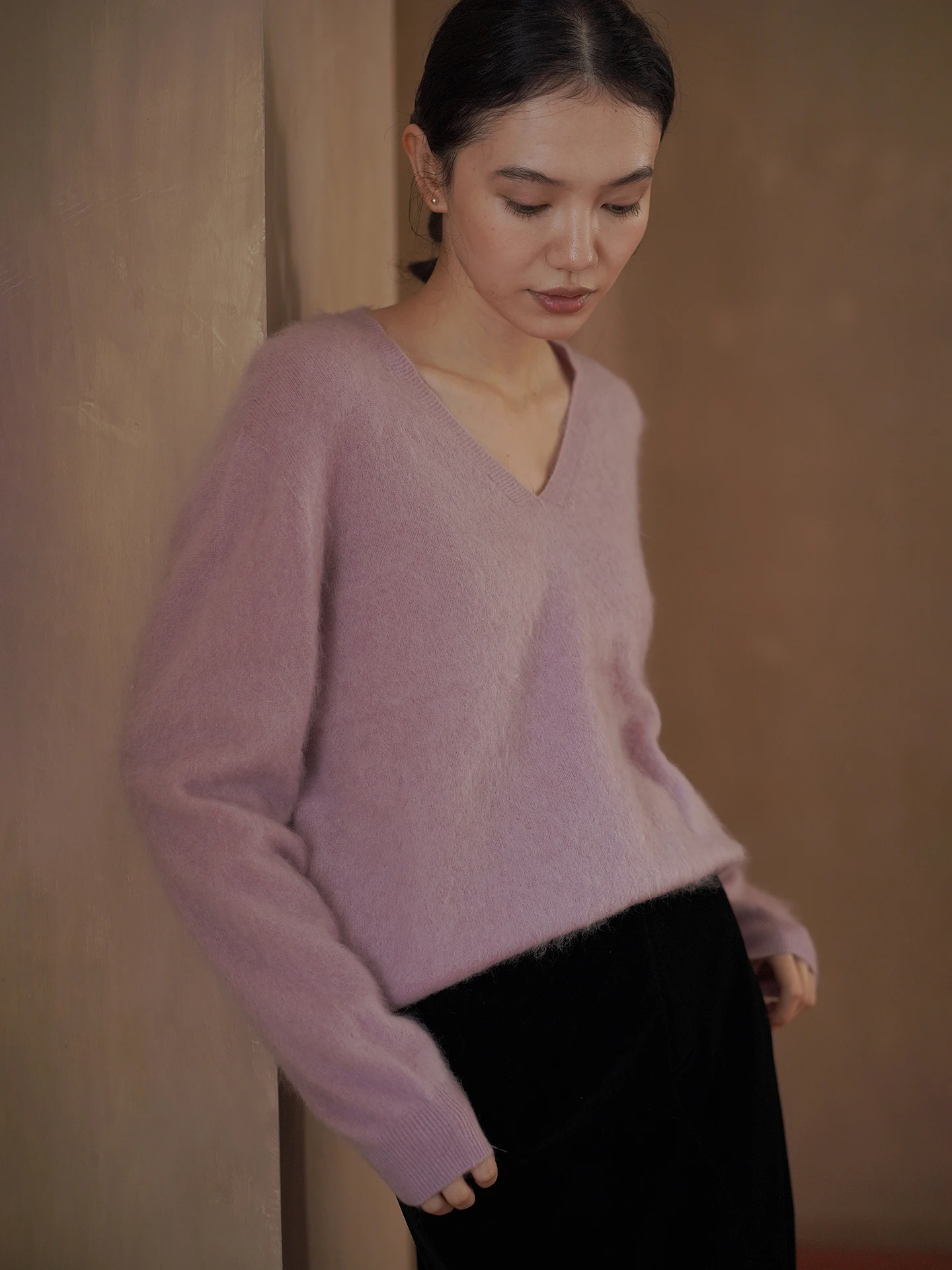 Seamless Integrated Soft Velvet Craft Cashmere Silk V-neck Loose Slimming Women's Knitted Sweater Casual Style Long Sleeve