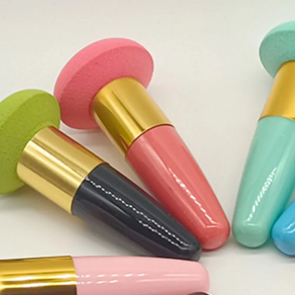 ฟองน้ำแต่งหน้าแบบมีด้ามจับ ฟองน้ำเกลี่ยรองพื้นสำหรับใบหน้า อุปกรณ์แต่งหน้า ฟองน้ำสำหรับรองพื้นและคอนซีลเลอร์