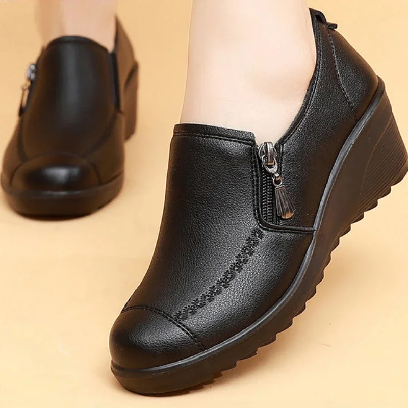 Zapatos informales con cuña para mujer, Calzado cómodo, a la moda, para primavera y otoño, novedad de 2024