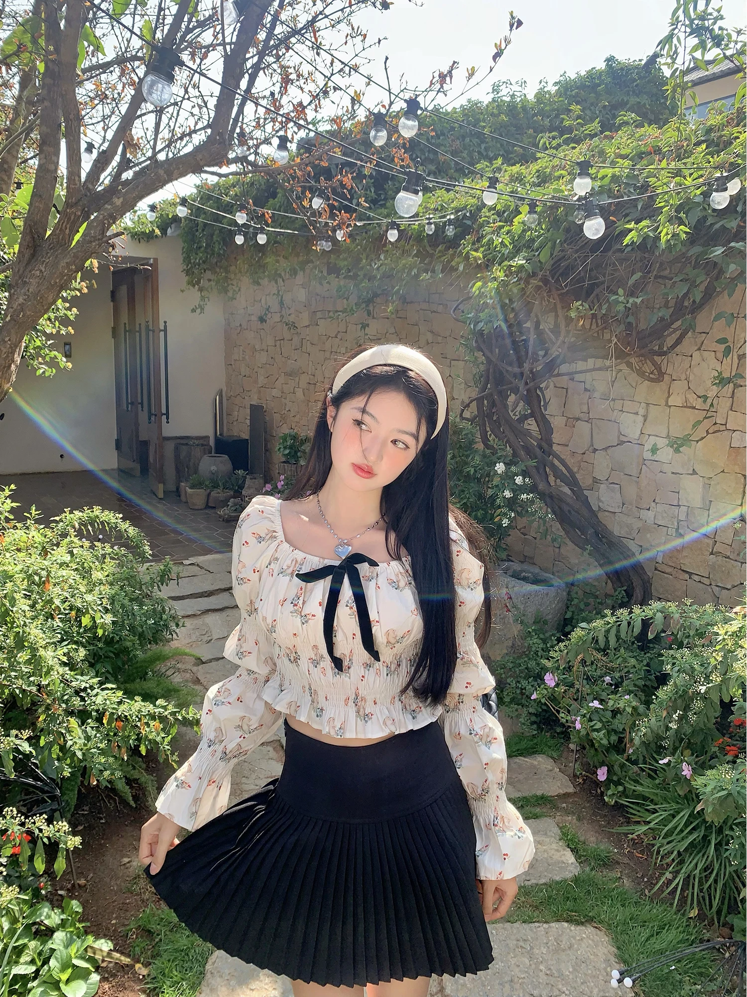 

Vanwenwen Sweet Heart Small Island Korean Style Square Collar Floral Bubble Sleeve Shirt Women's Gentle Slim Fit Top