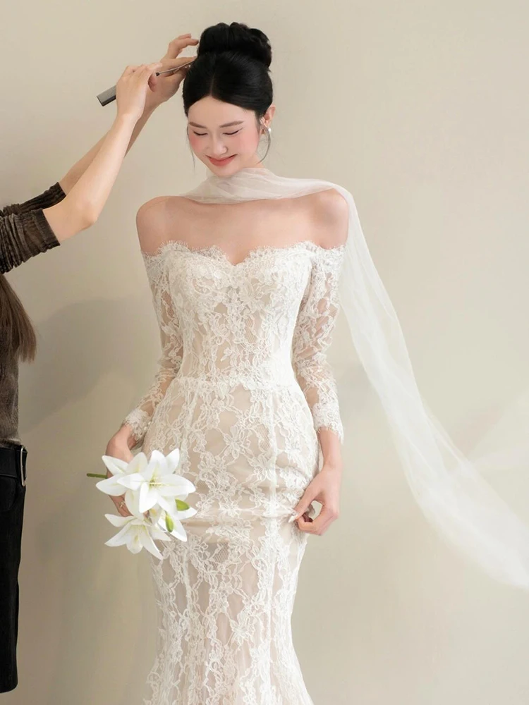 

Ele Lace One-oulder Long Sve Wedding Dr Vintage High-End oming Fi Tail White Dr for Brides