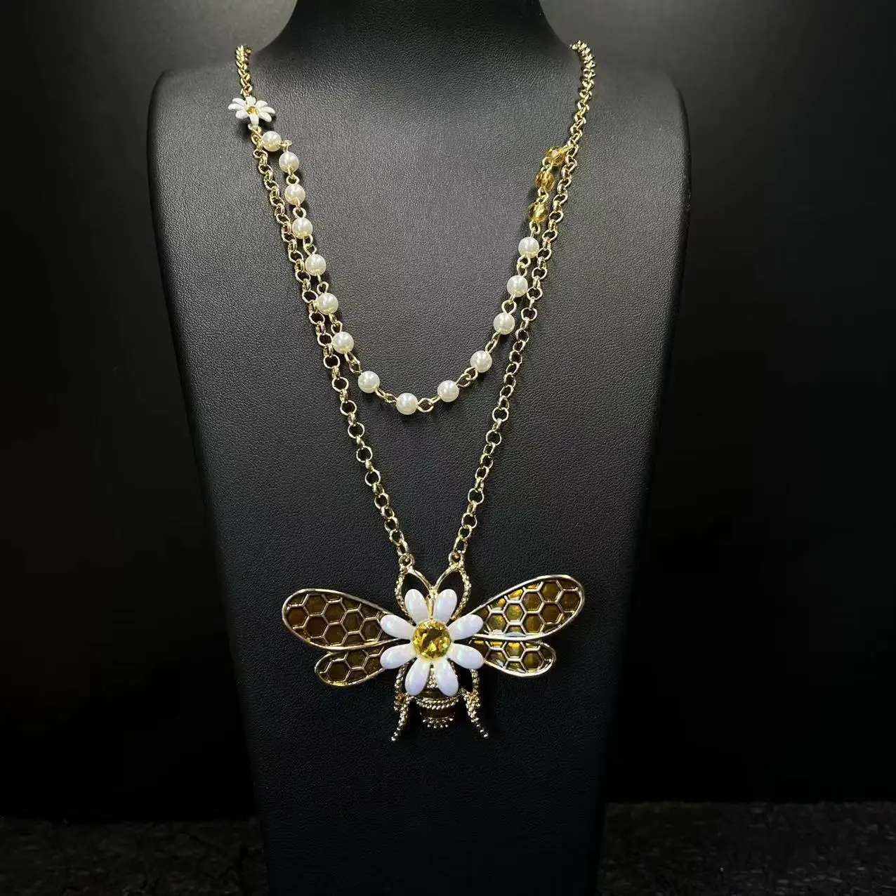 

Vintage Luxury Classic Daisy Flower Little Bee Rhinestone Earrings Sweater Chain Necklace Double layered Jewelry Set For Women