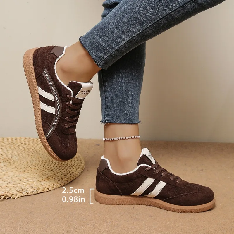 Sapatos casuais simples femininos novo tamanho grande rendas primavera e outono moda sapatos leves tênis de deslocamento diário