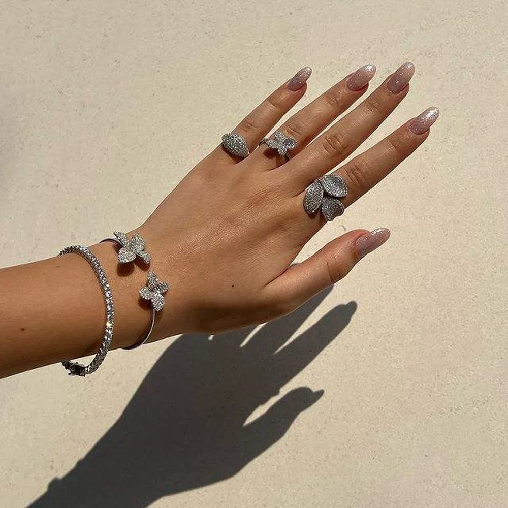 2025 New fashion Luxury Big Flower Drip Leaf Shape Open Adjusted Bracelet Micro Pave Bling Cz for Women Charm Engagement Jewelry