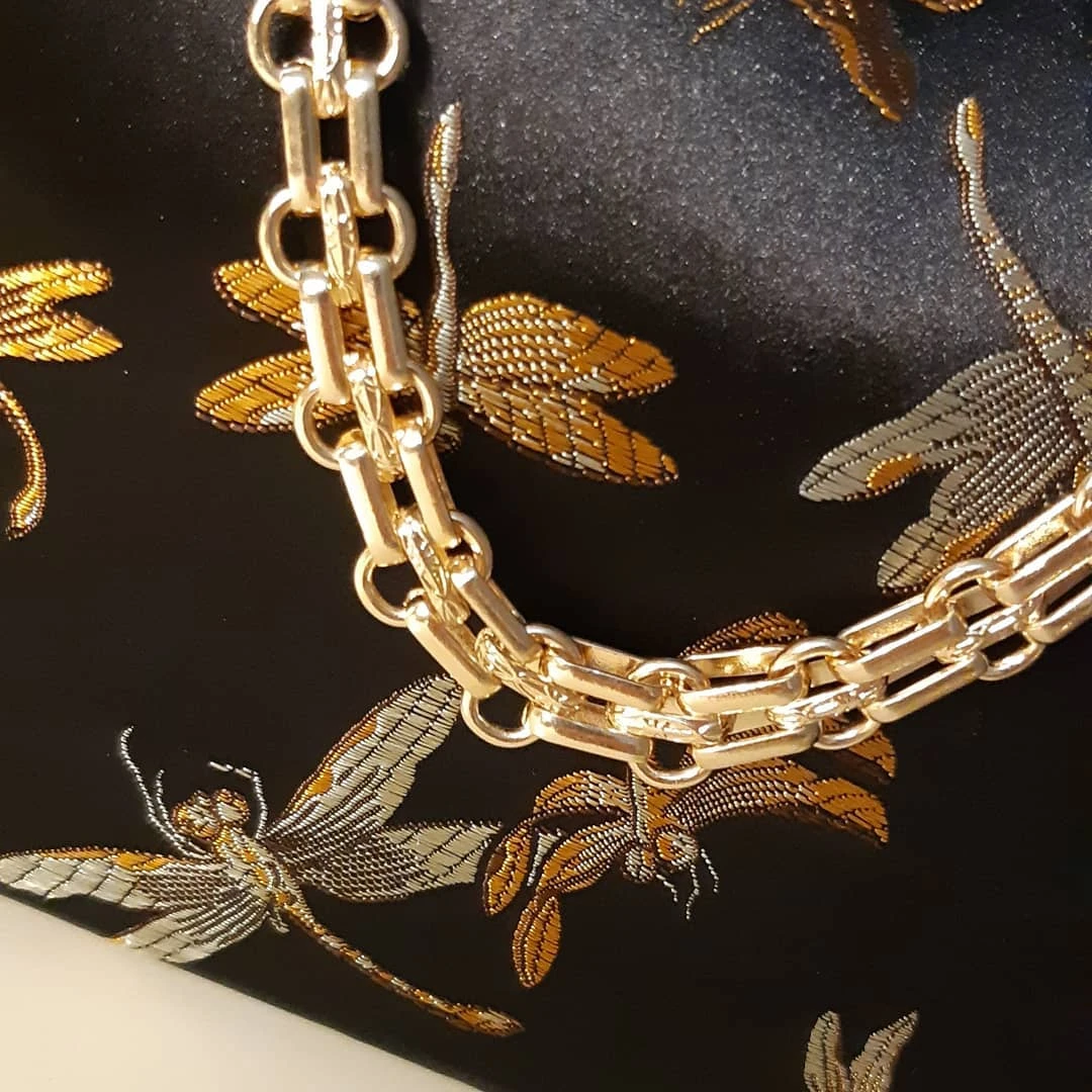 Lost in Vintage Dragonfly Feathers Coin Bag Design Brocade Fabric BClutch Gold Kiss Lock Clasp with Tassel Pendant Wedding Bag