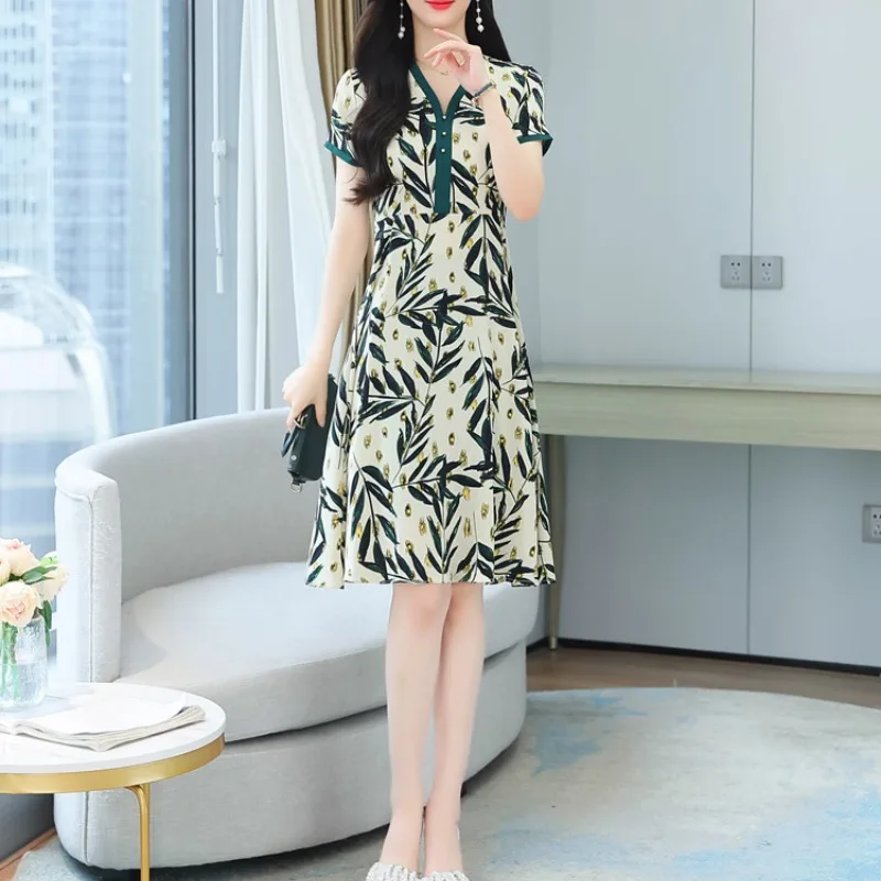 

New Western Chiffon Women's 2024 Summer Pullover V-Neck Fashion and Stylish Printed Button Waist Slim Fit Short Sleeved Dress