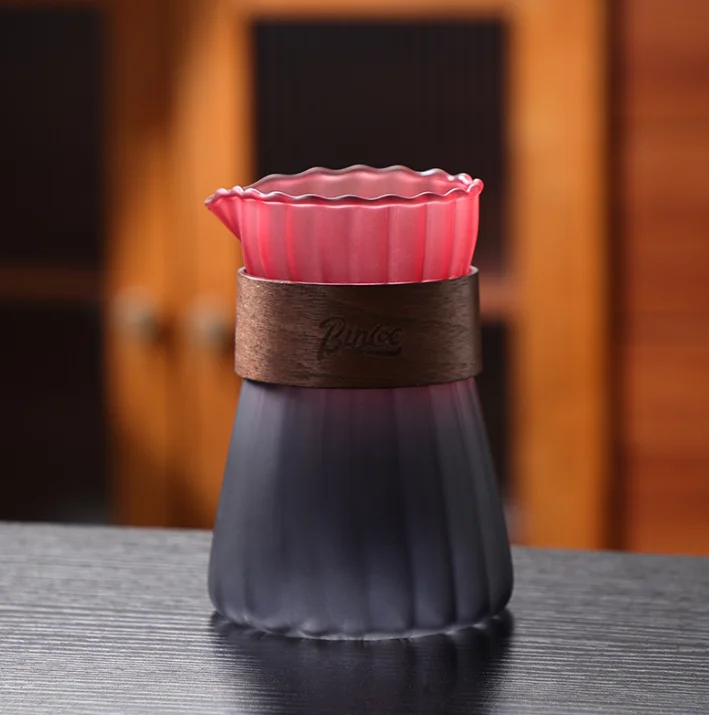 Bincoo16oz Glass Coffee Carafe with Wood Heat-Resistant Layer, Coffee Decanter Coffee Server for Pour Over