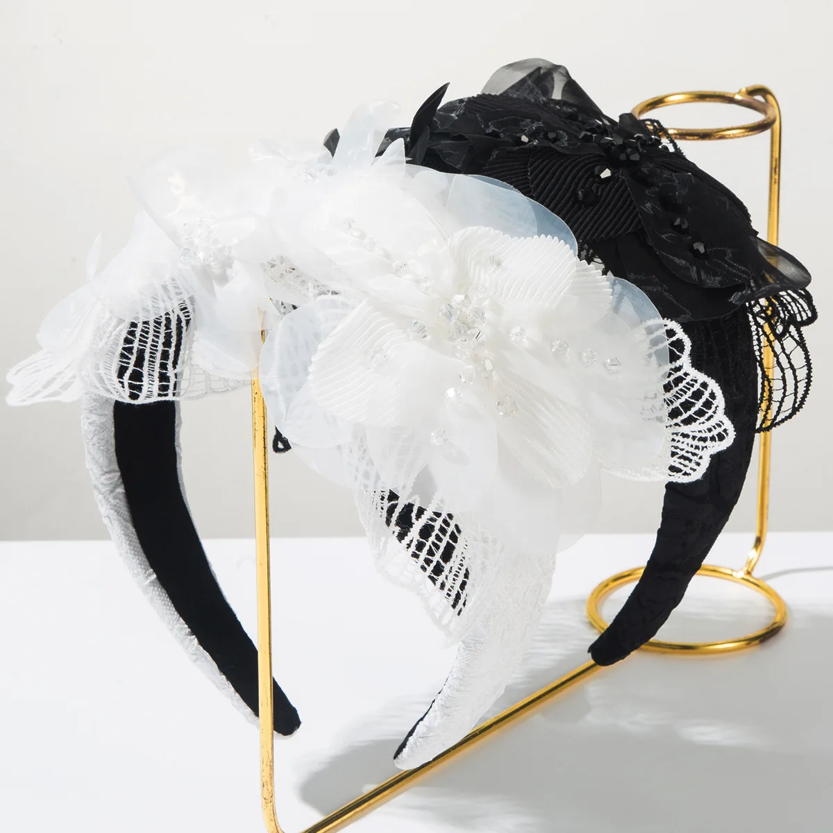 

Новая французская креативная повязка на голову ручной работы с объемными бусинами в виде больших цветов, модная, элегантная, для свадебного платья, 2025 год