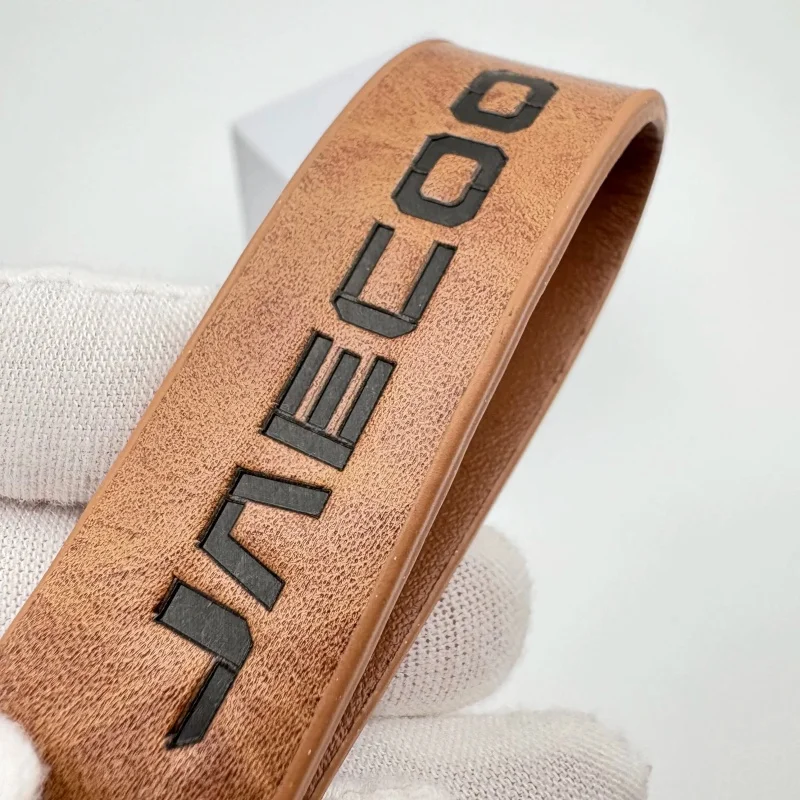 Genuine Leather Car Keychain 3D Logo Key Ring For Chery Jaecoo J5 J6 J7 J8 Omoda C5 C7 C9 E5 Auto Accessories