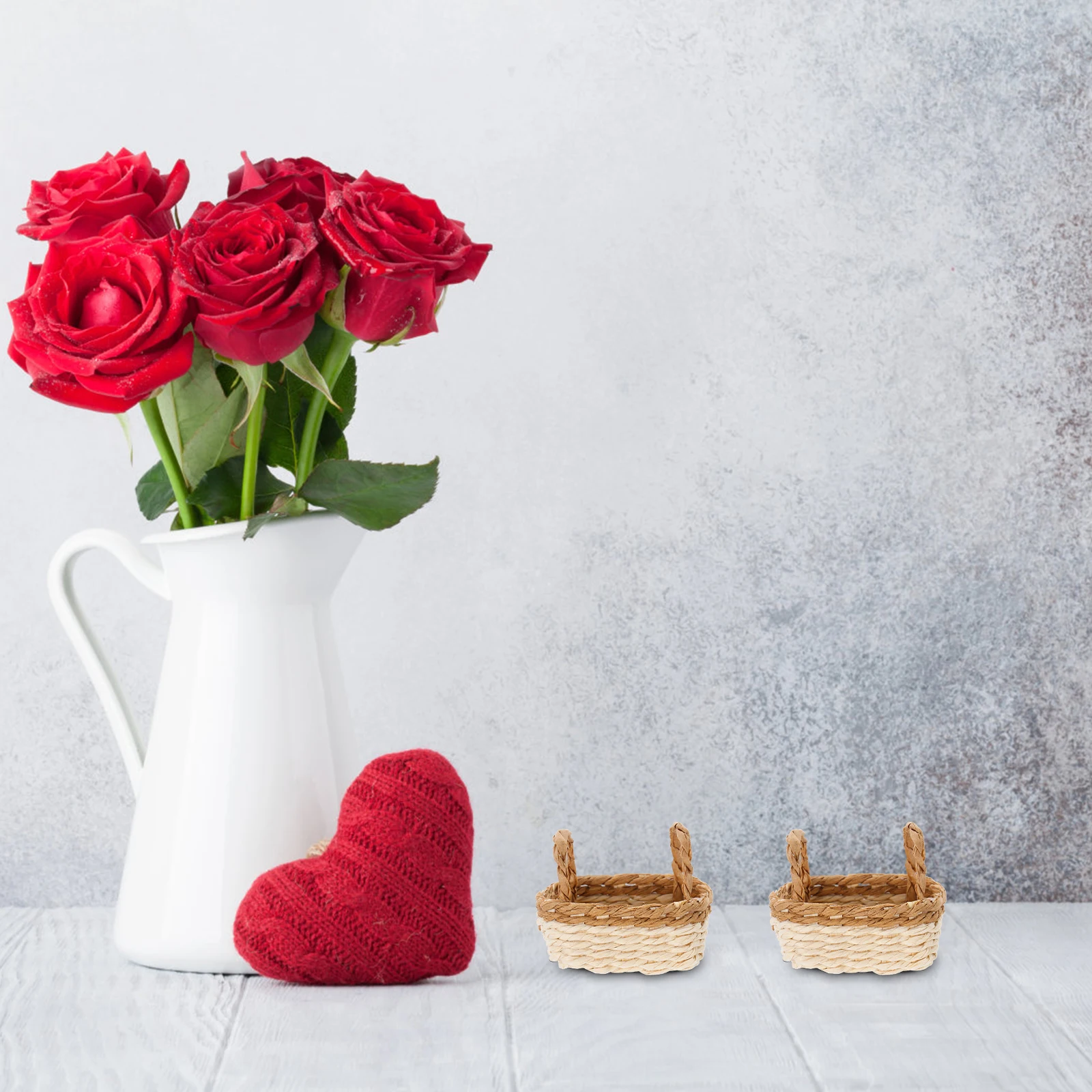 2 Pcs Decorative Miniature Picnic Basket Small Raffia Hand Held Little Baskets Micro Scene