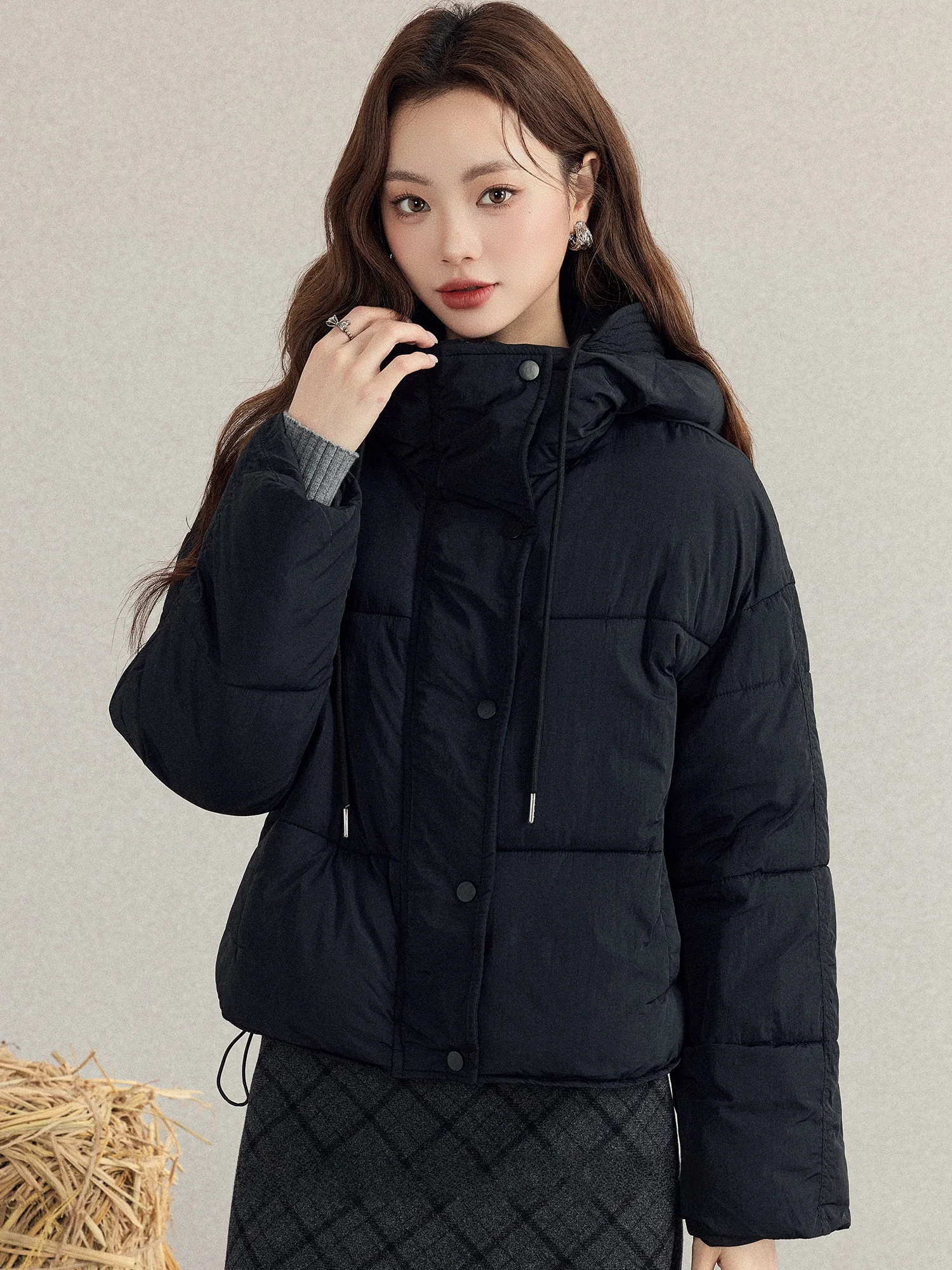 

Корейское утепленное короткое хлопковое пальто-куртка для женщин, осенне-зимняя новинка, теплая, с капюшоном, черная