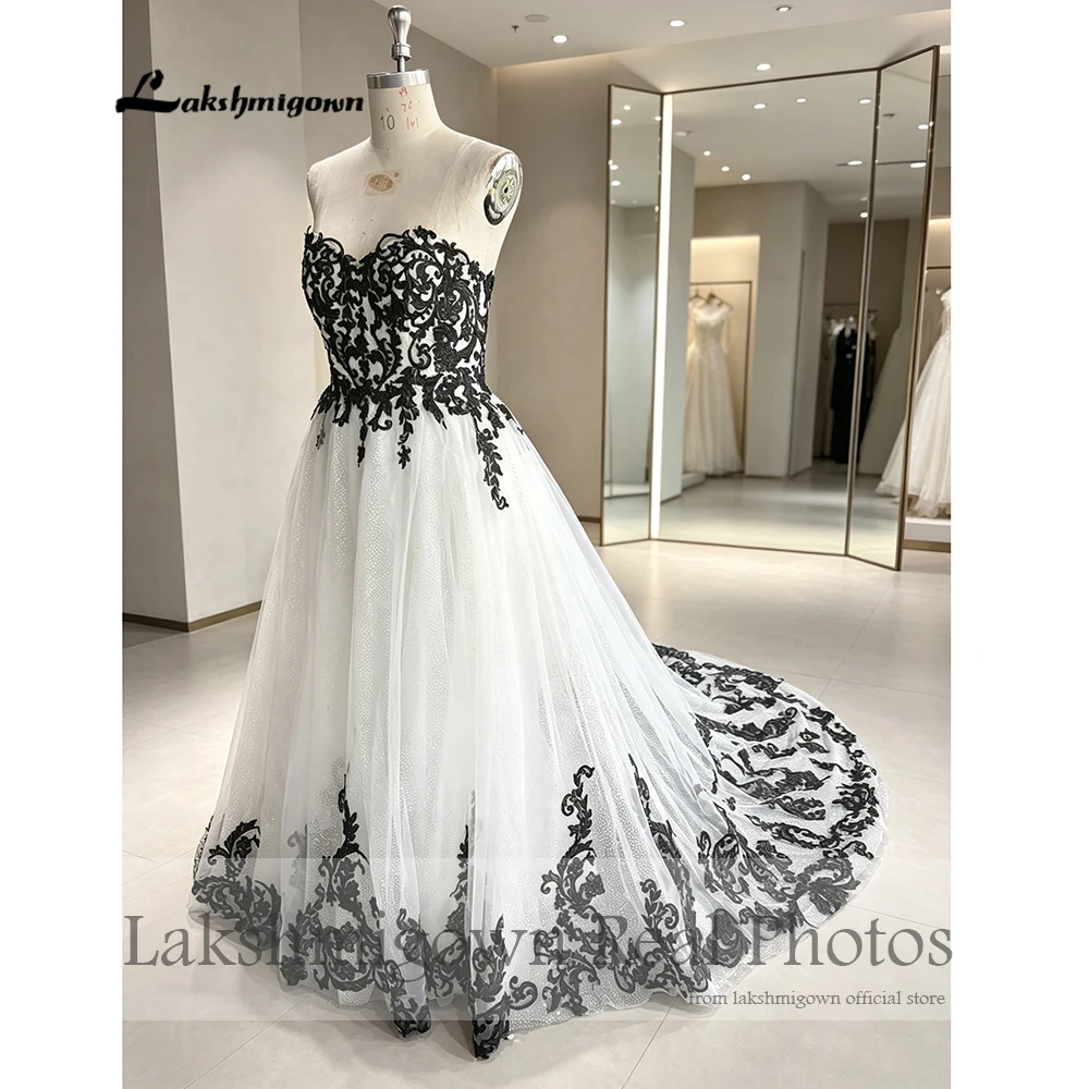 Lakshmigown Schickes Schwarz-Weißes Hochzeitskleid mit Spitzenapplikationen, Herzausschnitt, Ärmellos, Lange Brautkleider, Echte Fotos, Maßanfertigung – Detail 6