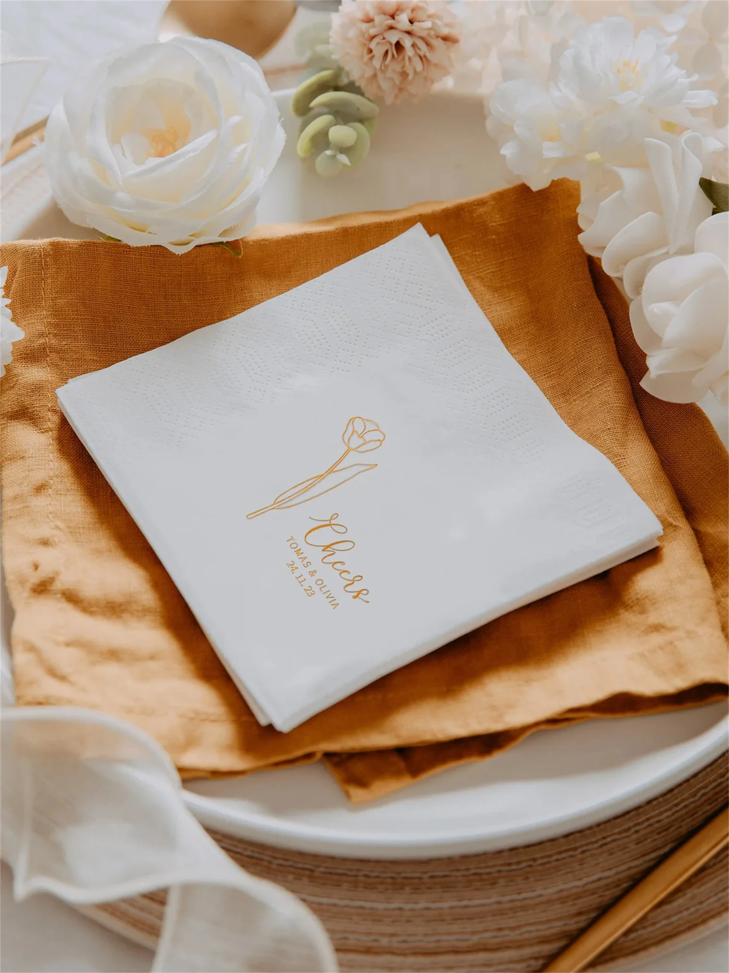 50 PCS Customized Gold and Silver Foil Wedding Napkins, Paper Wedding Napkin, Personalized Napkins , Wedding Napkins, Customized