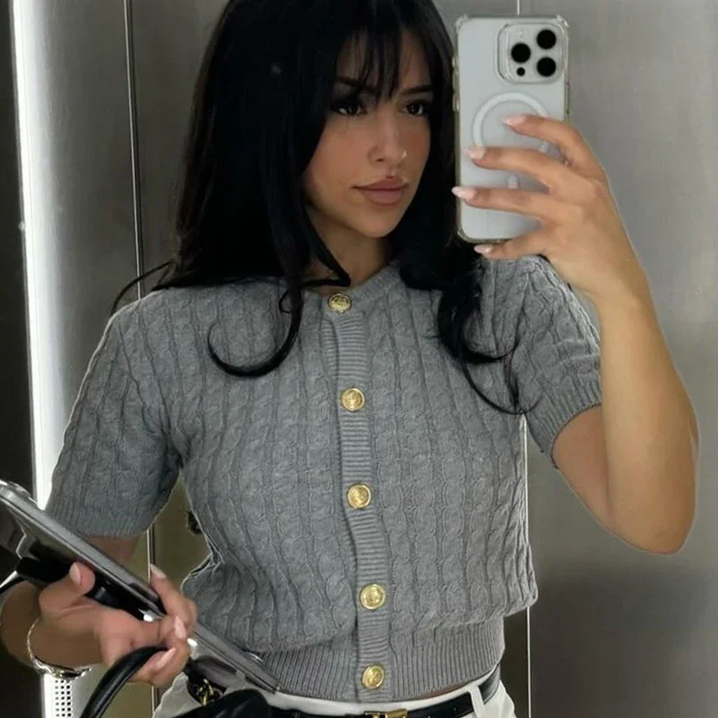 HXAO 2024 เสื้อกันหนาวผู้หญิงสีแดงสีดำสีเทาถักเสื้อคาร์ดิแกนสำหรับผู้หญิงฤดูใบไม้ร่วงเสื้อถักแขนสั้นครอปเสื้อถักเสื้อกั๊ก