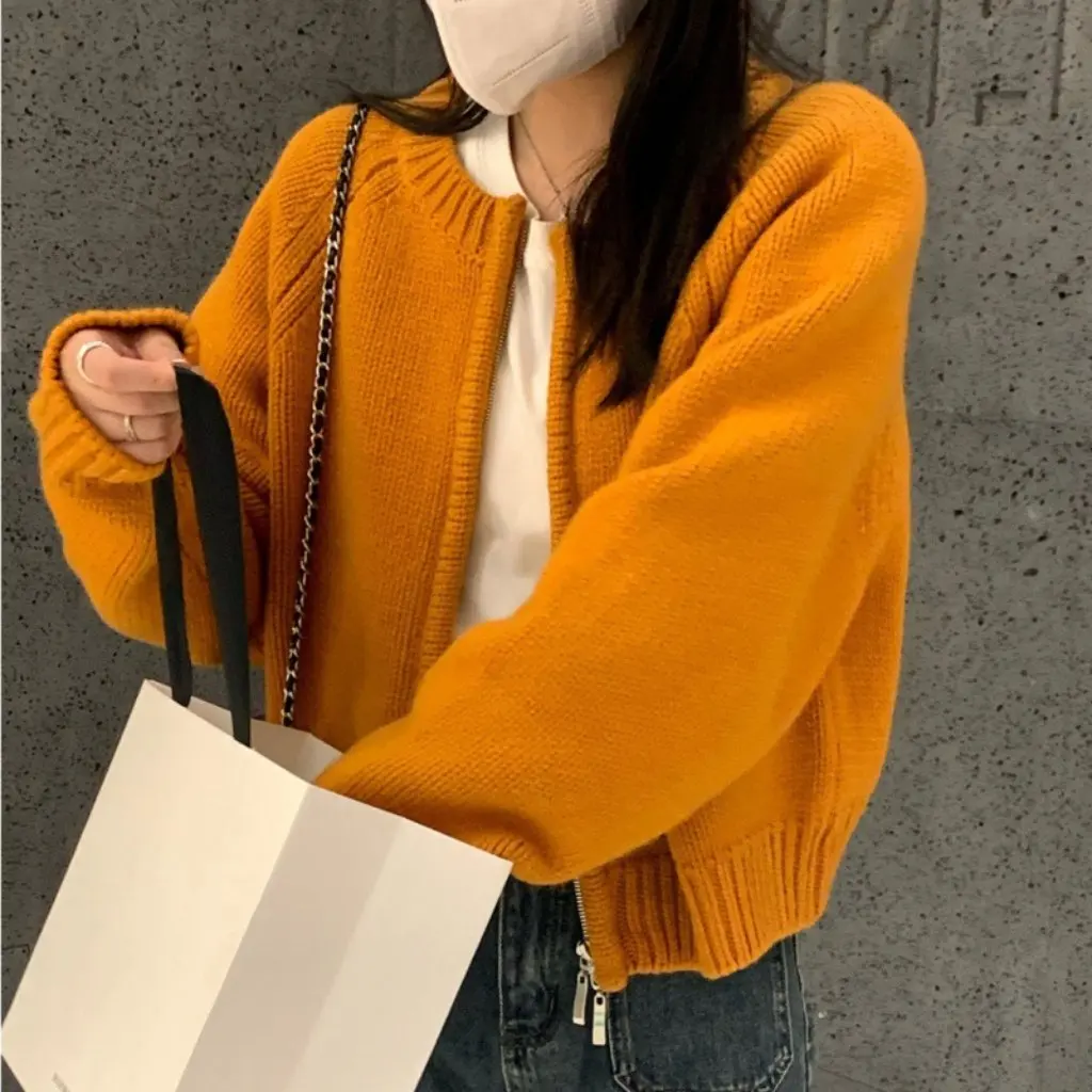 

Women's Grey Short Sweater Jacket Loose Thickened Long Sleeve Zipper Cardigan Knitted Top for Autumn Winter
