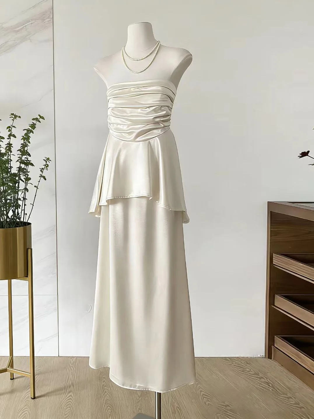 

Модный летний комплект для женщин: топ-халтер и юбка, элегантный повседневный стиль, круглый вырез, для работы и отдыха.