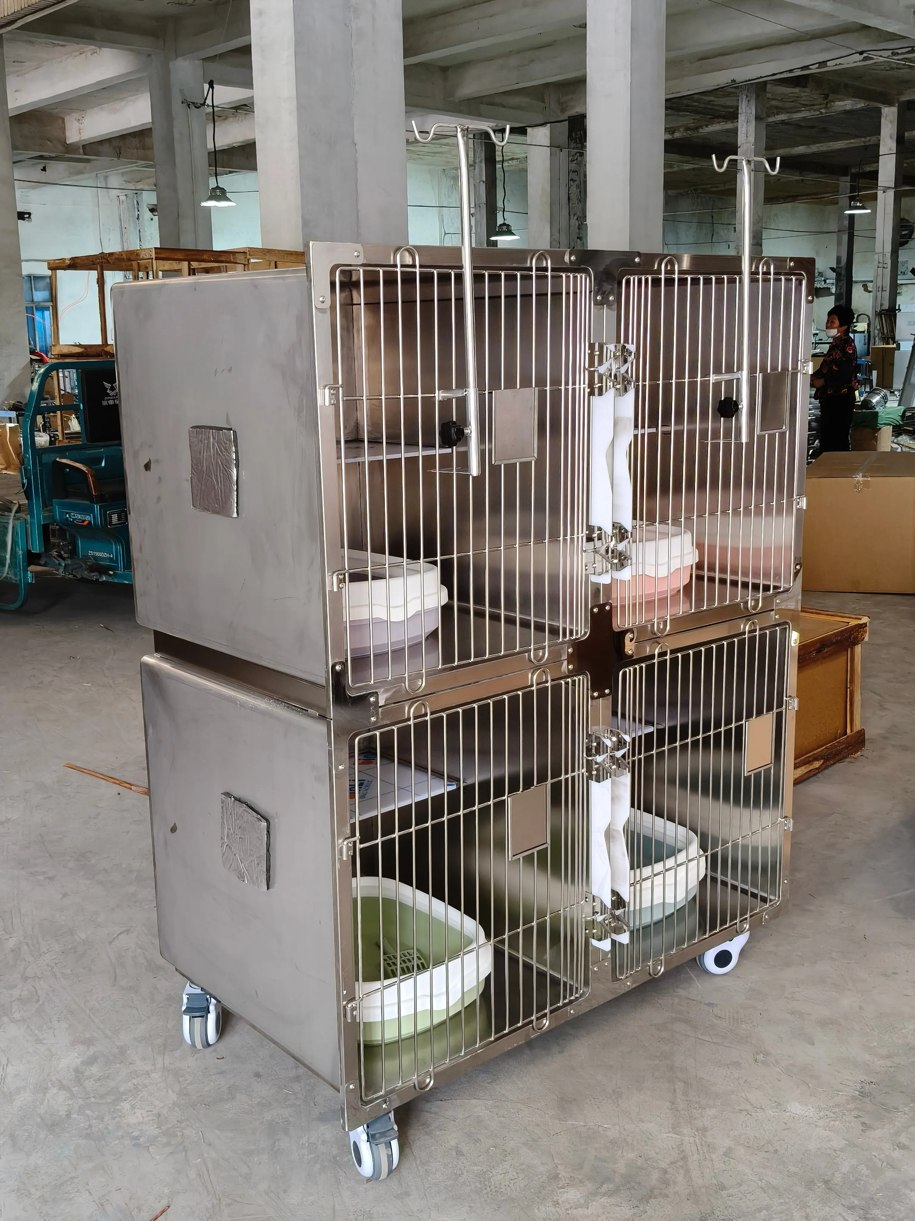 Solid Pattern Stainless Steel 304 Cat Kennel Modern Style Pet Cage for Cats Veterinary Pet Hospital Clinic