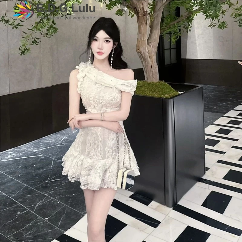 

EDGLuLu 3D-платье с цветочным узором и асимметричным воротником на одно плечо, белое, с кружевной вышивкой, мини-платье для вечеринок 0309