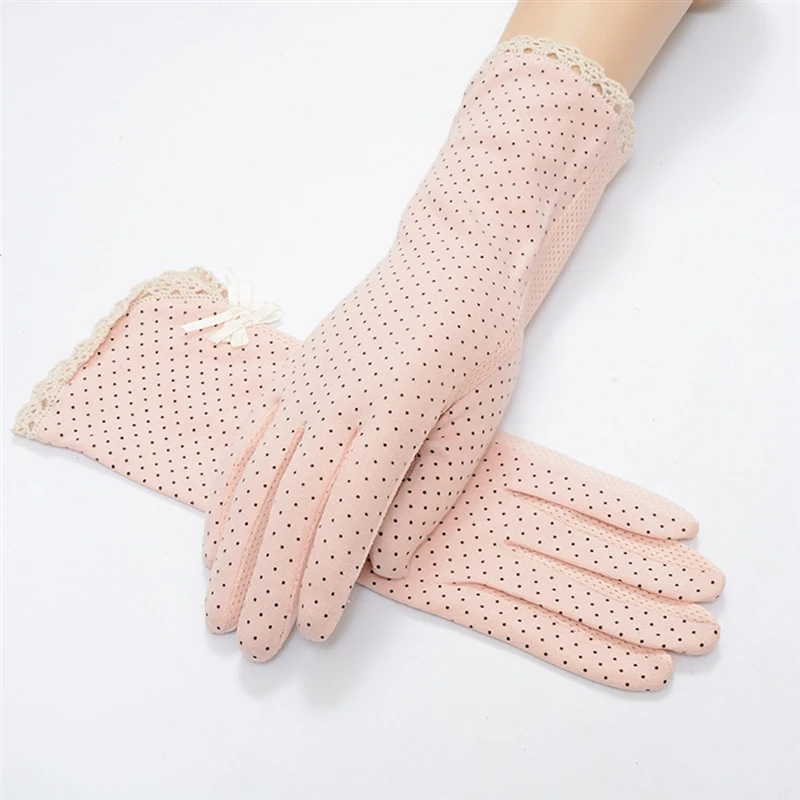 Fashion Women Gloves Ladies Summer Sunscreen Gloves Cute Dot Lace Patchwork Thin Touch Screen Gloves Breathable Driving Gloves