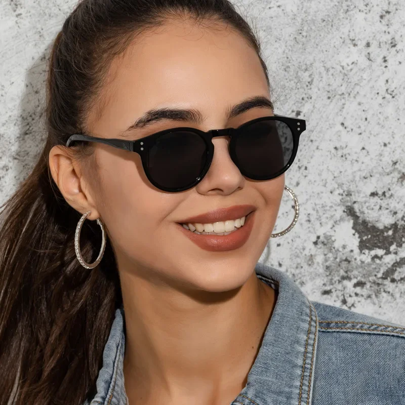 New Retro Small Frame Star Sunglasses Men and Women Europe and The United States Street Shot Rice Nail Sunglasses Trend