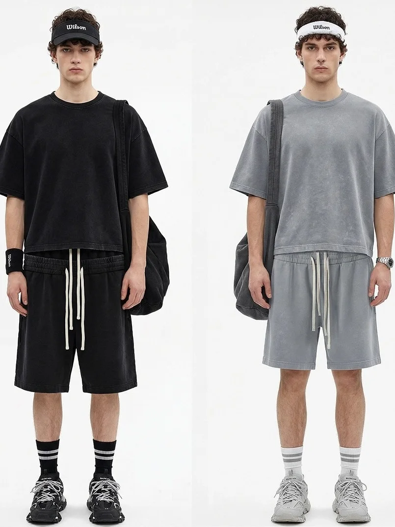 

Мужской комплект Waed: футболка оверсайз с коротким рукавом и свободные спортивные шорты в стиле West Coast. Повседневный весенне-летний образ.