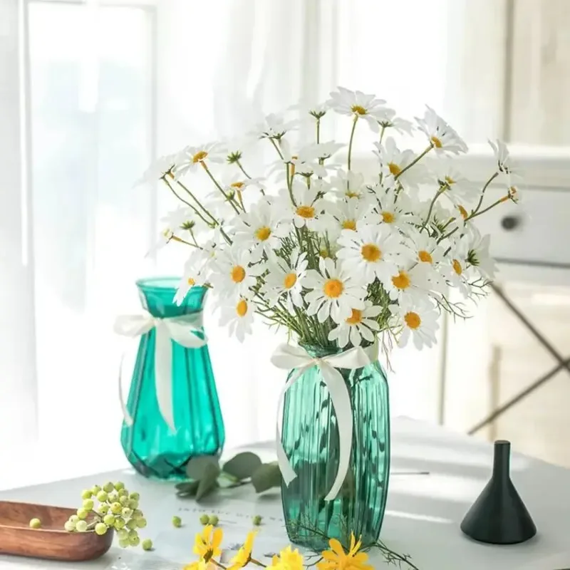 

Simulate 5 small daisies, Persian chrysanthemums, hand-held flowers, wedding, home photography, decoration