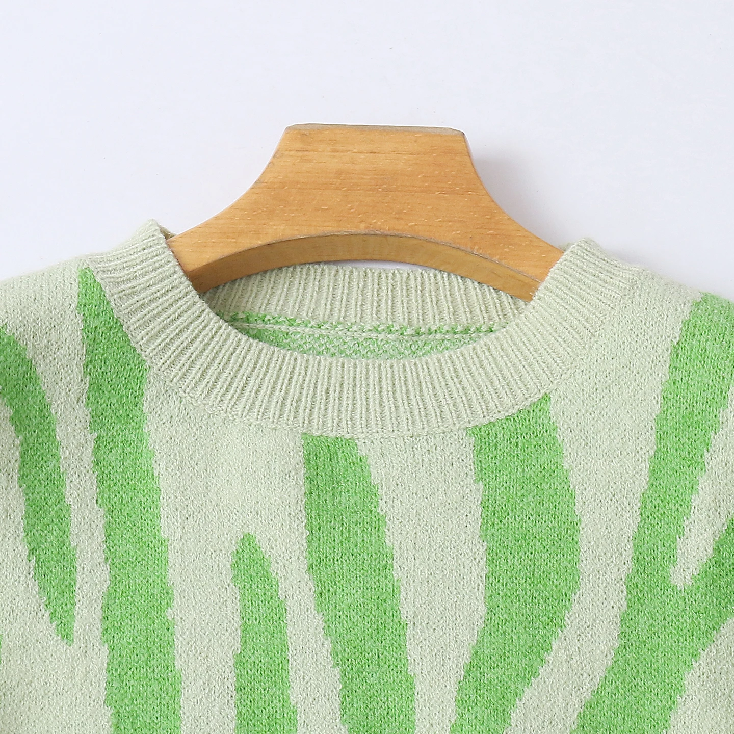 เสื้อสเวตเตอร์ไหมพรมทรงกลมแฟชั่น รุ่นใหม่สำหรับฤดูใบไม้ร่วงและฤดูหนาว ทรงเข้ารูปสไตล์วินเทจสำหรับผู้หญิง รุ่น 32588