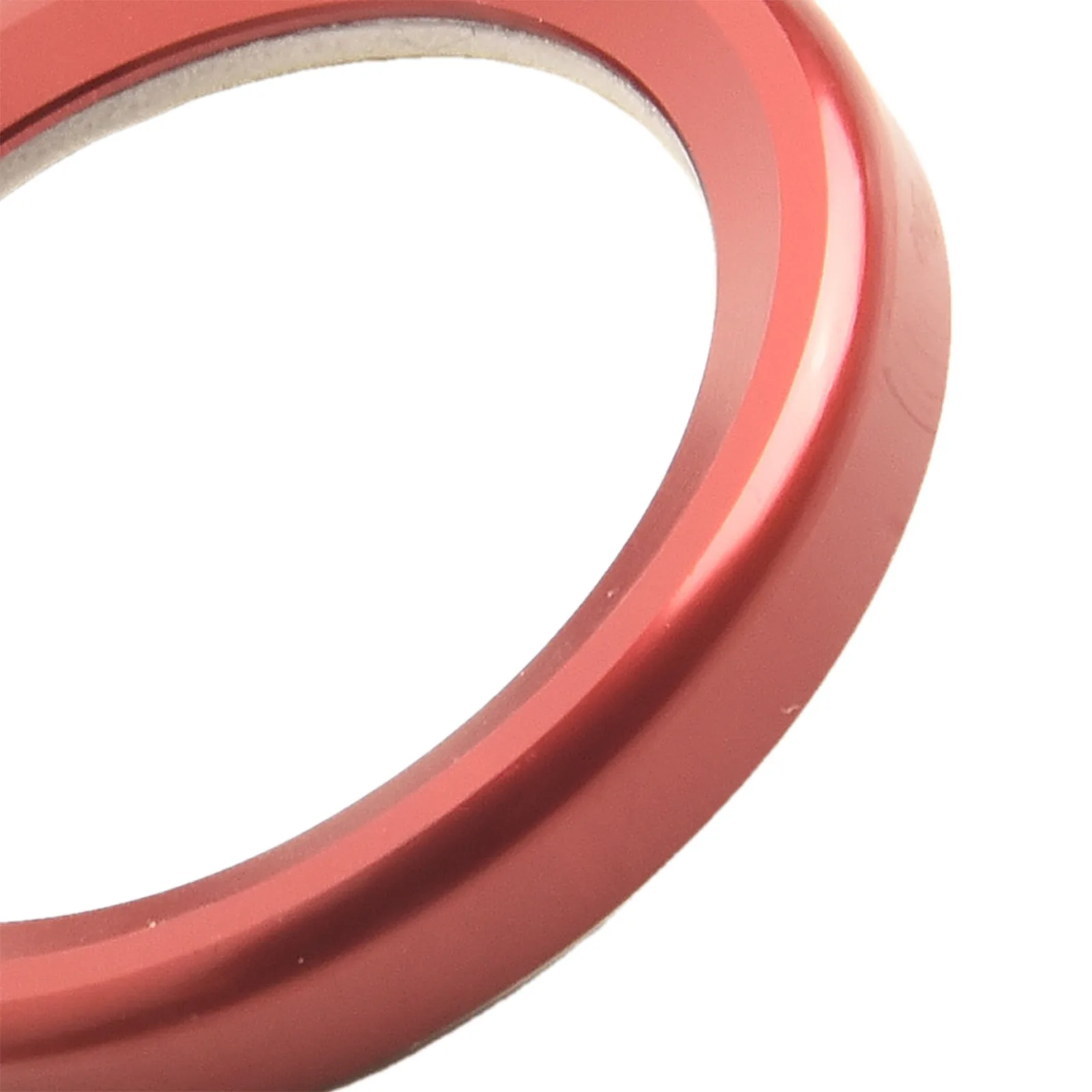 

Сделайте длительное впечатление с привлекательным кольцом крышки кнопки запуска/стопления оранжевого зажигания для Ford Maverick 2022.