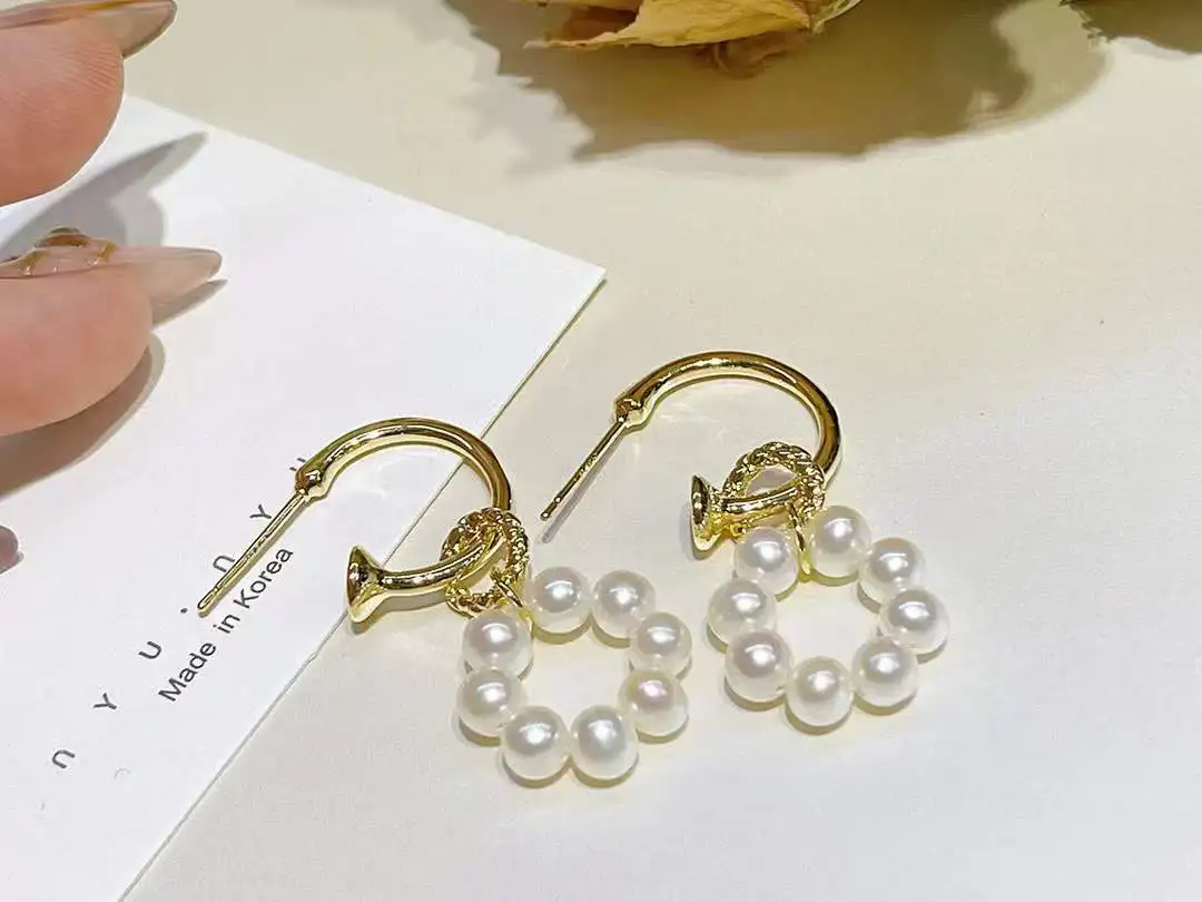 

Certificate Ins Fashion 925 Silver Ear Hoop With Natural 4-5mm Freshwater Pearl Huggie Earring Multi-wear Cultured Pearl Jewelry