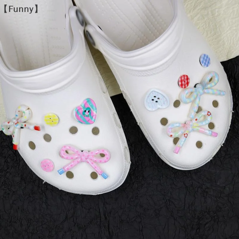 〔Funny〕10Pcs Cute Bow Shoes Charm Simple Polka Dot Buttons Shoes Buckle Summer Beach Sandals Shoe Charms DIY Shoe Decoration