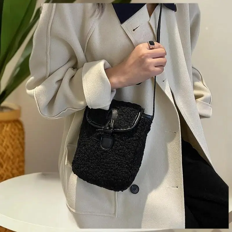 Chic Fluffy Mobile Phone Bag Versatile Crossbody and shoulder bag, Easy Carry Women's Purse