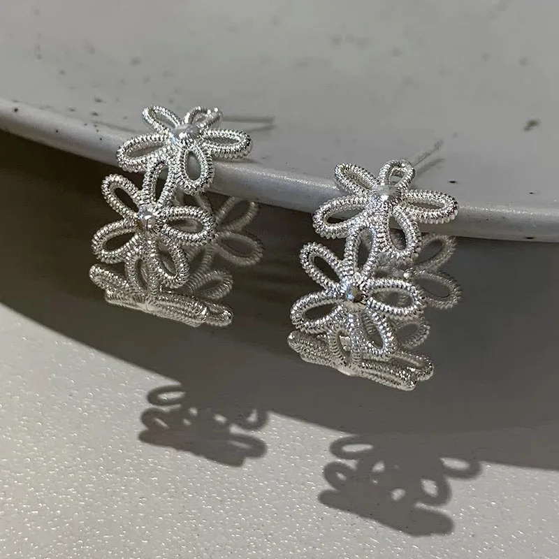 925 Sterling Silver Vintage Earrings For Women Trendy Simple Flower Hollow Earring Jewelry Prevent Allergy Party Accessories