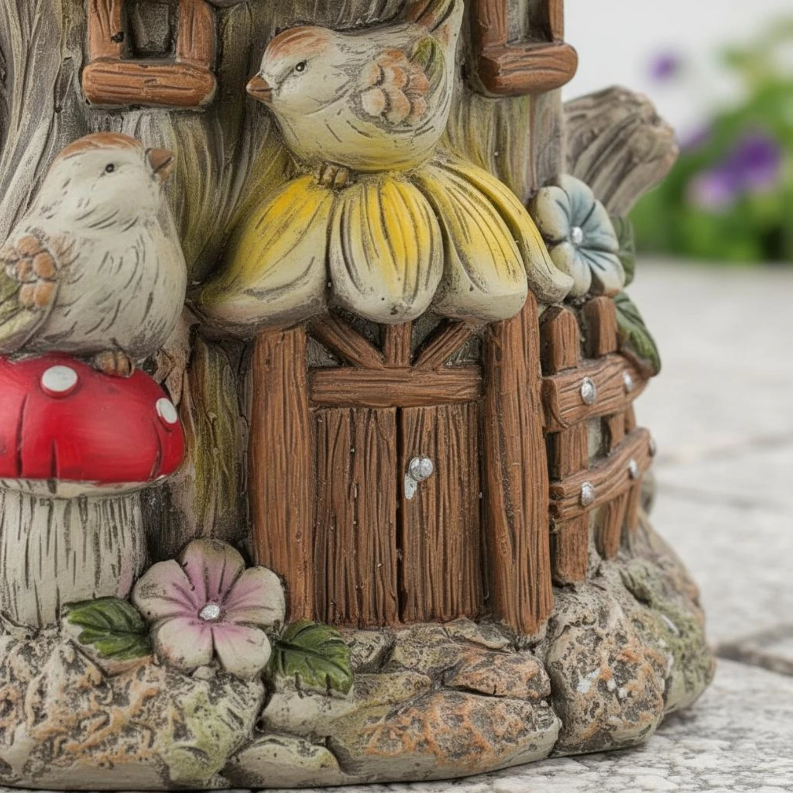 Creature Stump Stool Multi-Use Tree Stump Garden Stool Decorative Seat Resin Look Outdoor Decor Handcrafted Details for Patio