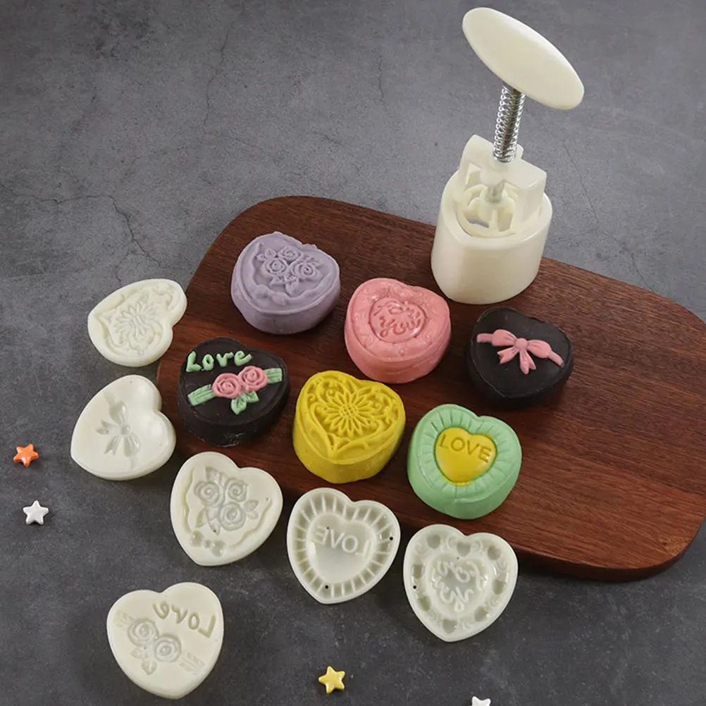 

1Set Love Design Mooncake Molds High-Grade ABS Material Easy Release Baking Supplies for Home Kitchen DIY Treats